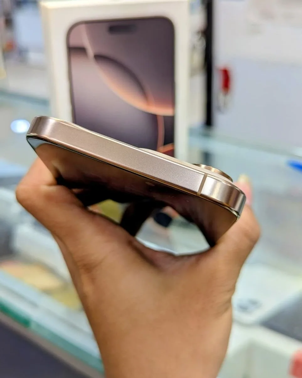 iPhone 16 Pro Max 256GB Gold - Like New — 4
