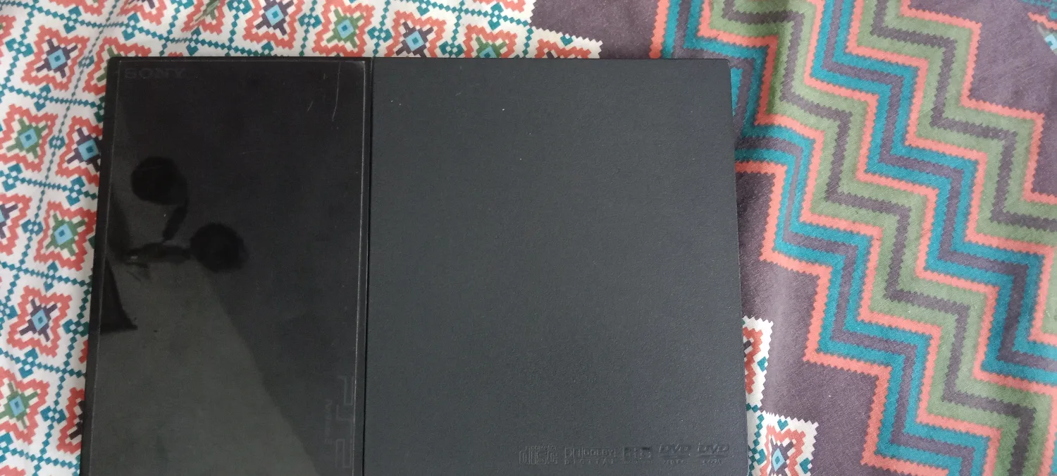 Playstation 2 - Photo 1