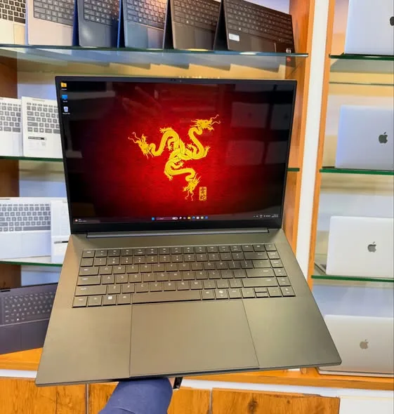RAZER BLADE (2025) — 3