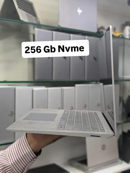 Microsoft Surface Laptop 3 — 3